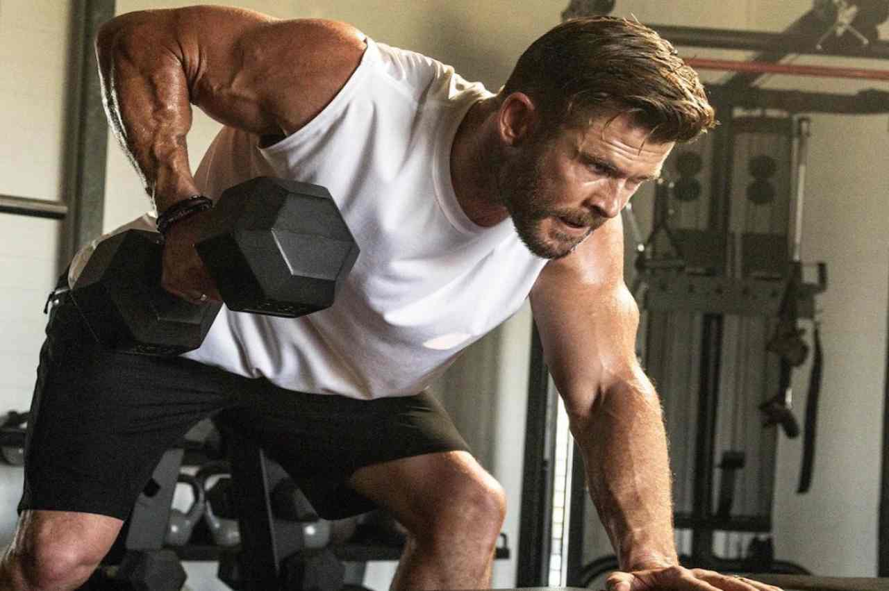 Chris Hemsworth Diagrams a Killer Higher Physique Exercise Match For an Motion Star